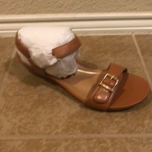 Bionic Port Frances Tan Sandals size 10